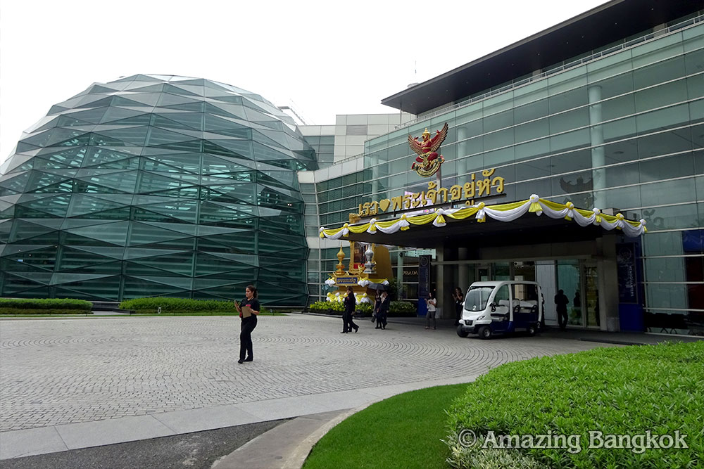 お土産の購入に最適 タイ最大の免税店 キングパワー ランナム店 アメージング バンコク