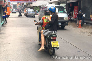 バンコク市内観光の交通手段 モーターサイ・ソンテウ