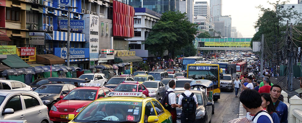 バンコク市内観光の交通手段